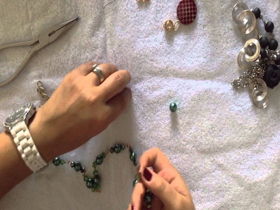 Fabrication des bracelets et accessoires de la bijouterie tunisienne